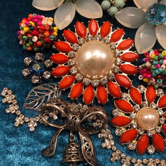 FRAMED JEWELRY ART COLLAGE IN WHITE FRAME. HANDMADE UNIQUE OOAK GIFT 🎁 IDEA - Picture 6 of 10